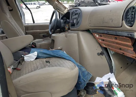 2004 Ford E-350 Super Duty Chateau/Xl/Xlt из США, поврежденный, VIN 1FBNE31LX4HA85538